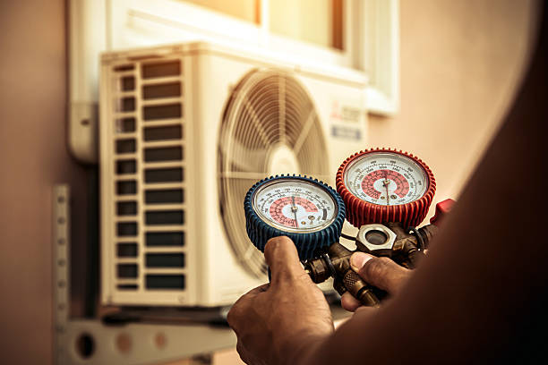 Professional Hvac technician working in Pearblossom, CA
